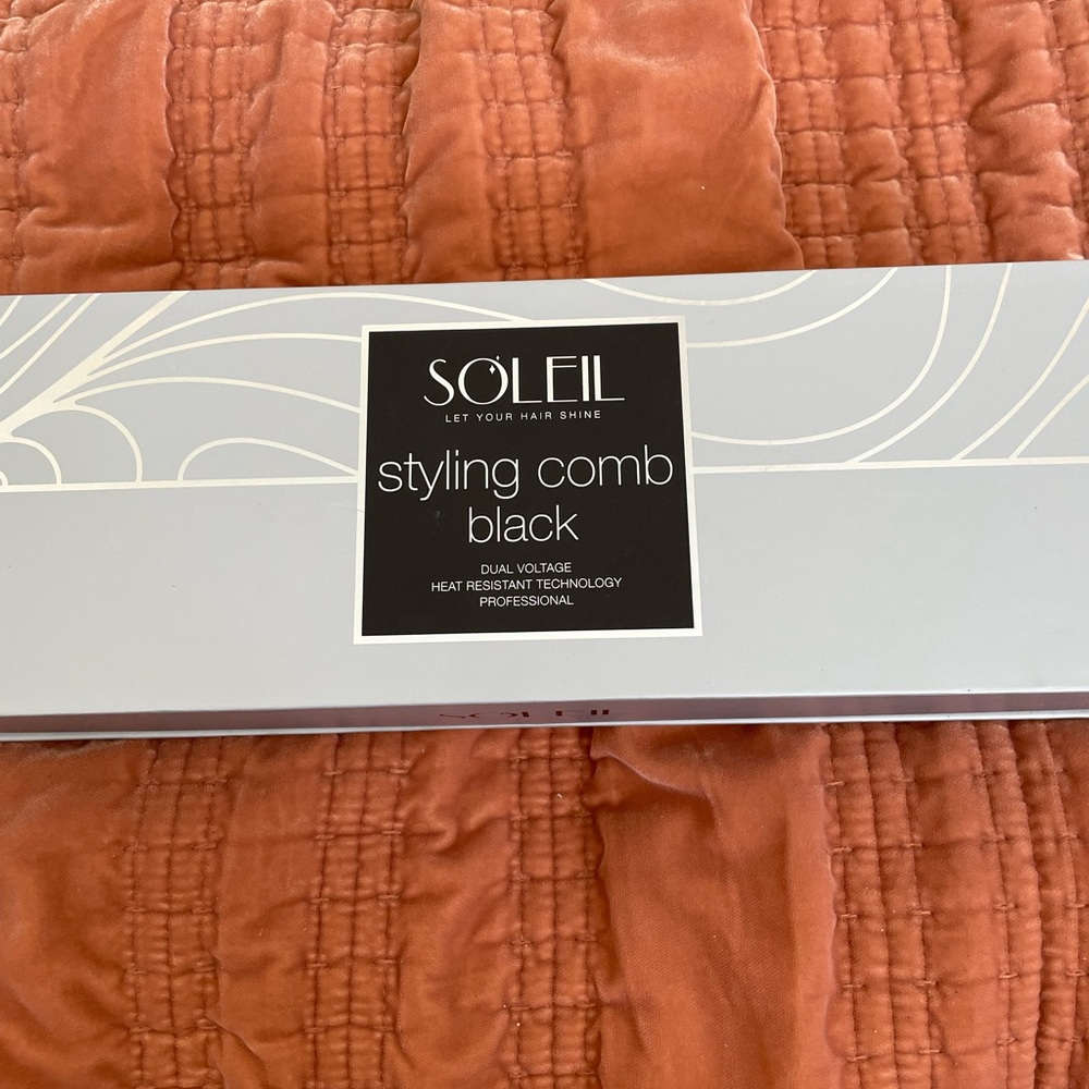 Soleil Black Hair Straightening Brush - Picture 3 of 4